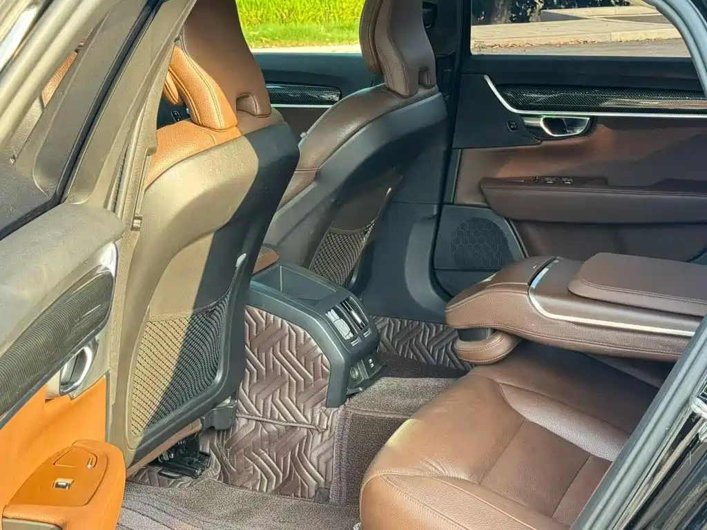 Volvo S90 — миниатюра 5