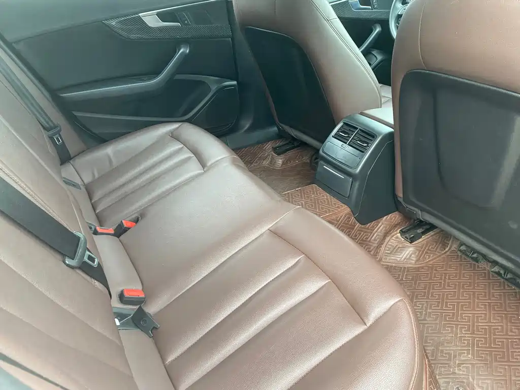 Audi A4L — миниатюра 12
