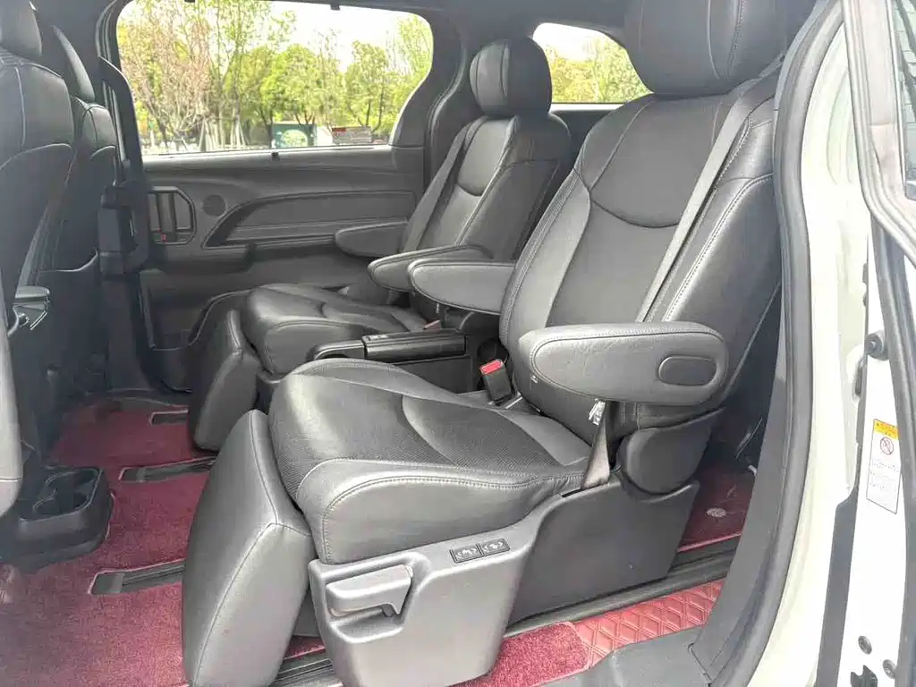 Toyota Sienna 2021 2.5L Luxury