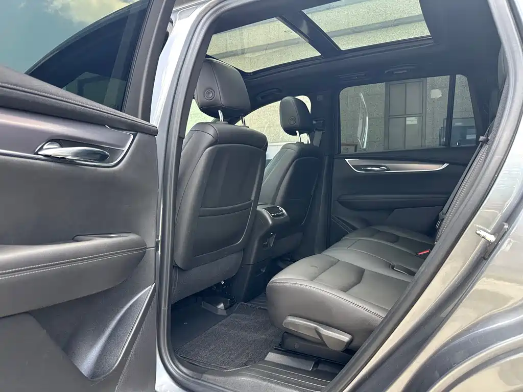 Cadillac XT6 2021 28T мест Luxury