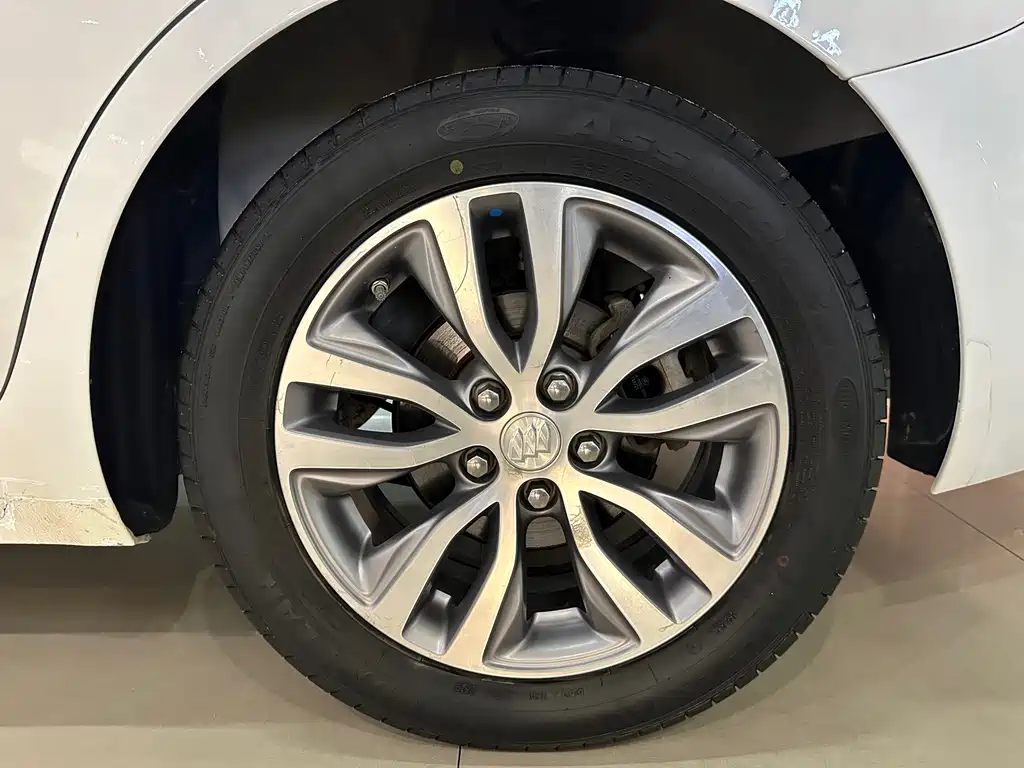 Buick Excelle — миниатюра 9