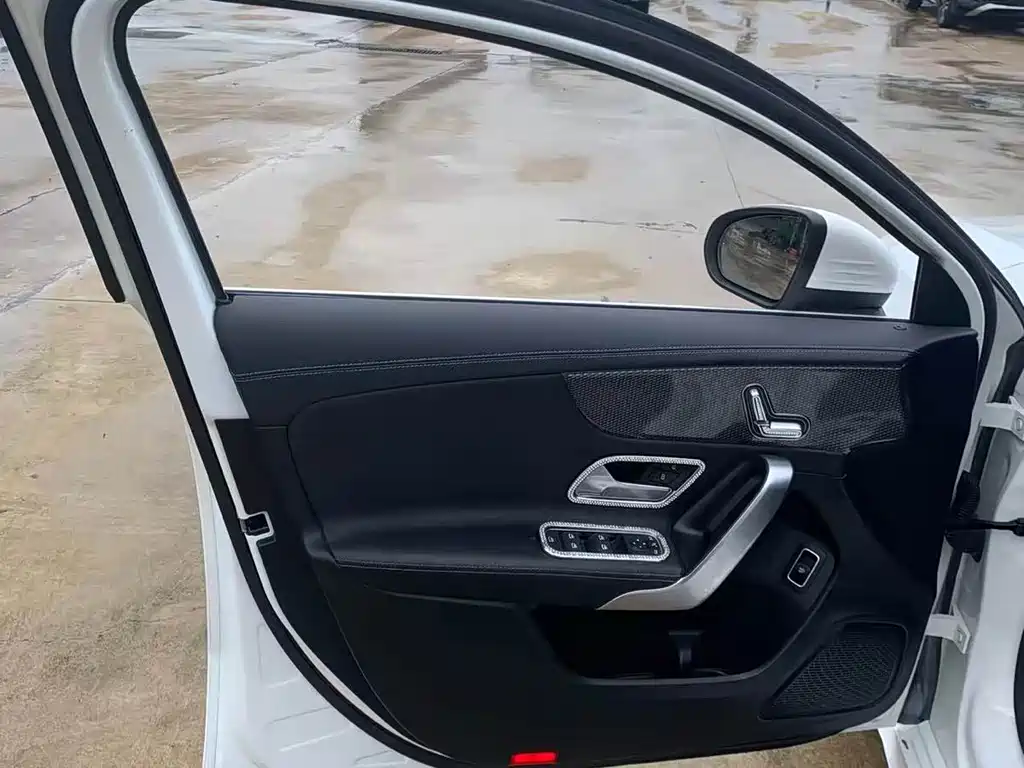 Mercedes-Benz A-Class — миниатюра 5