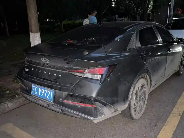 Hyundai Elantra — миниатюра 6