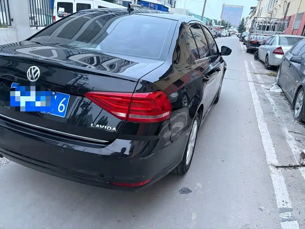 Volkswagen Lavida — миниатюра 4