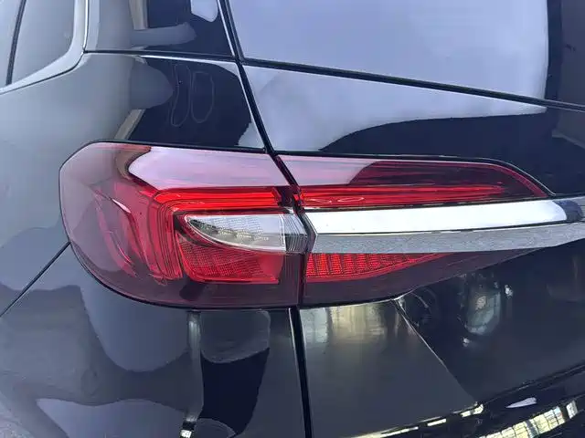 Buick Enclave — миниатюра 8