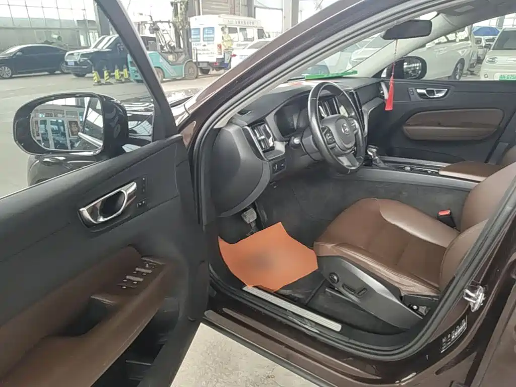 Volvo XC60 — миниатюра 16