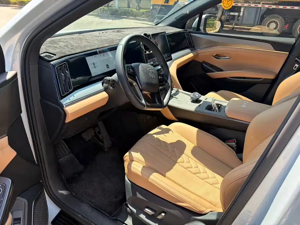 BYD L DM-i — миниатюра 4