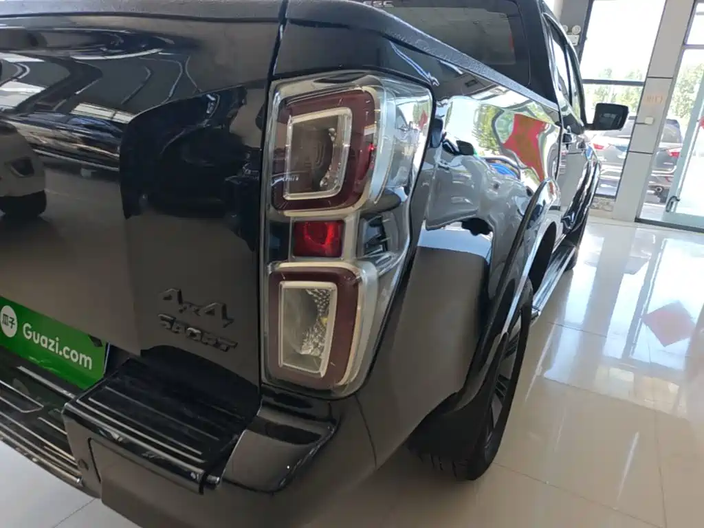 Isuzu D-MAX — миниатюра 8