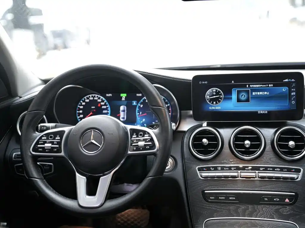 Mercedes-Benz C-Class — миниатюра 8