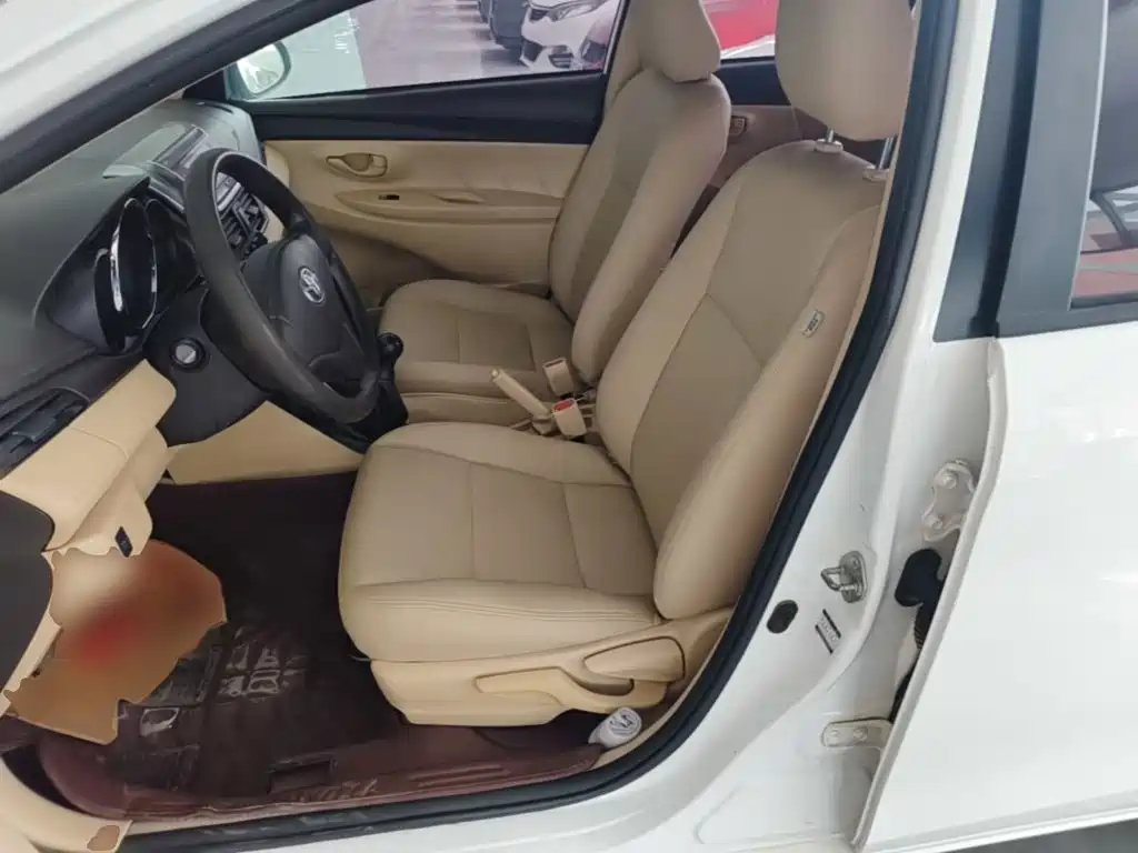 Toyota Yaris L — миниатюра 15