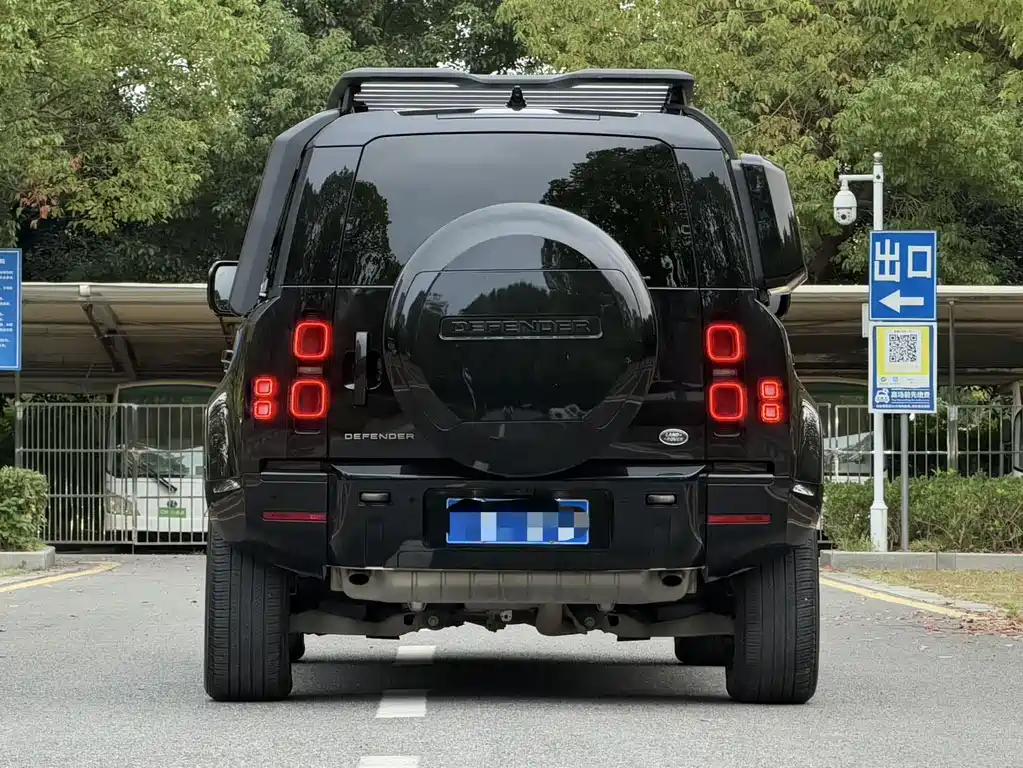 Land Rover Defender — миниатюра 5