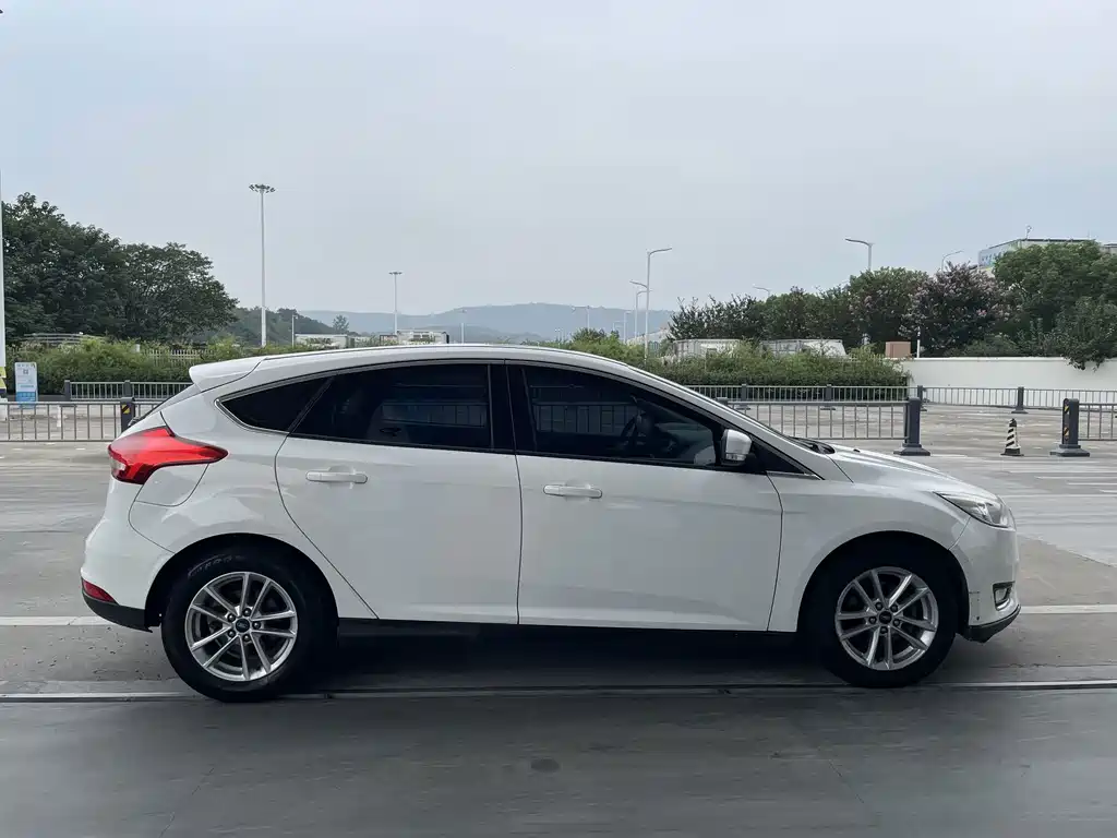 Ford Focus — миниатюра 4