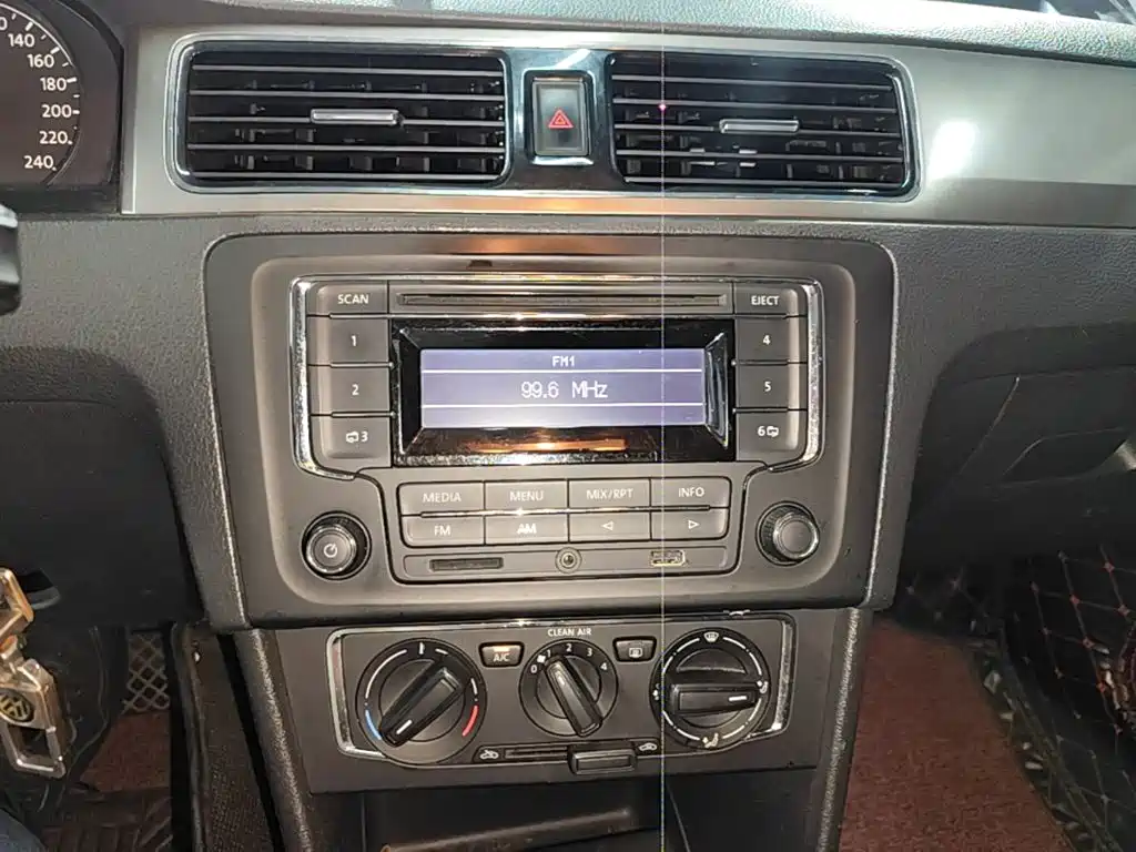 Volkswagen Santana — миниатюра 13