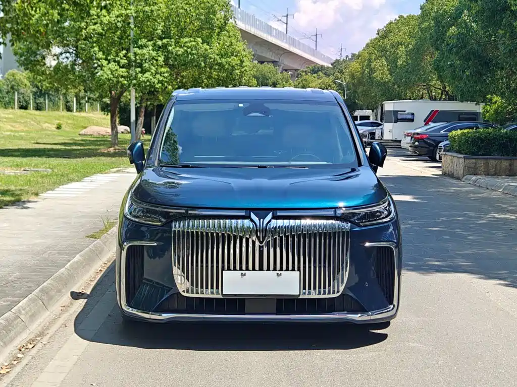 VOYAH Dreamer — миниатюра 3