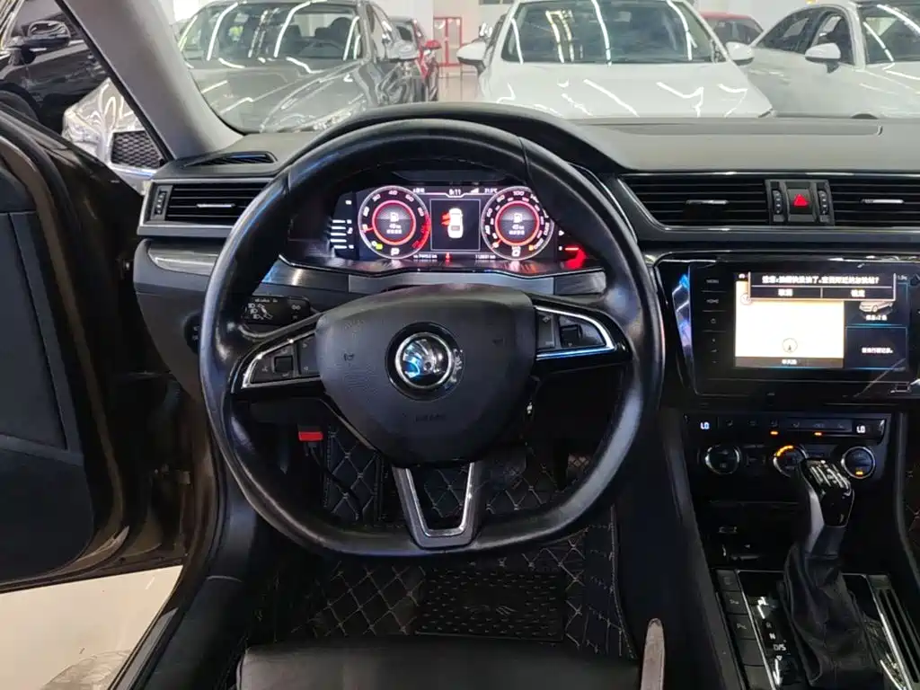Skoda Superb — миниатюра 11