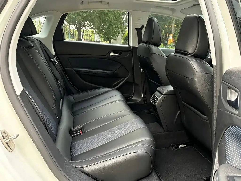 Peugeot 308 — миниатюра 26