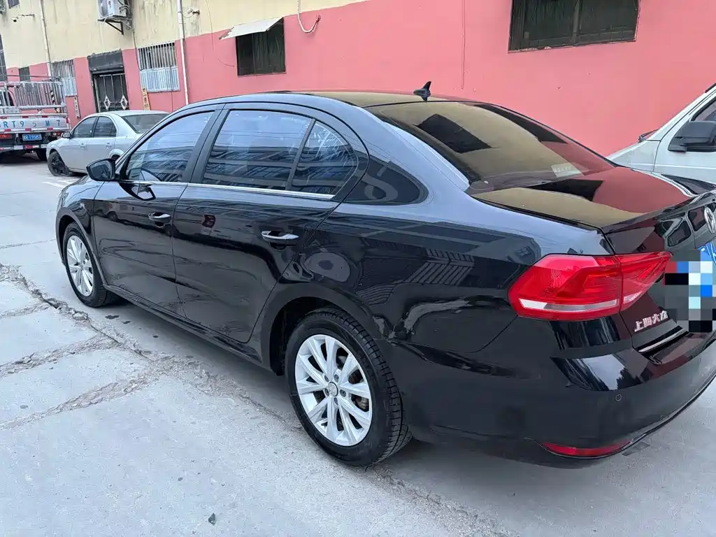 Volkswagen Lavida — миниатюра 2