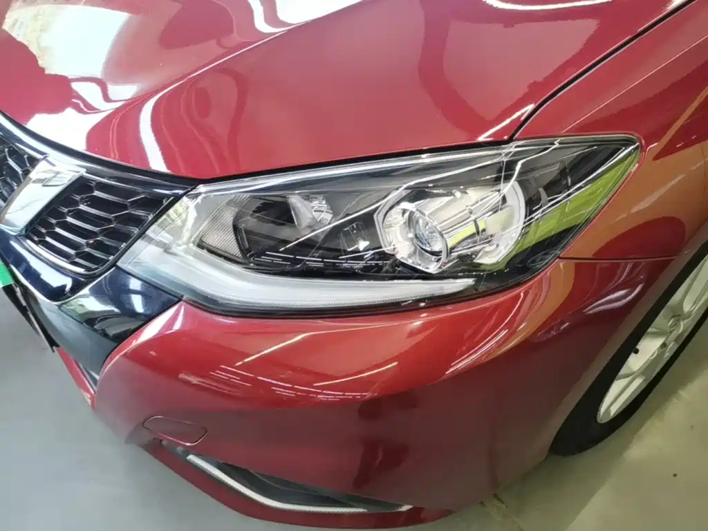 Nissan Tiida — миниатюра 24