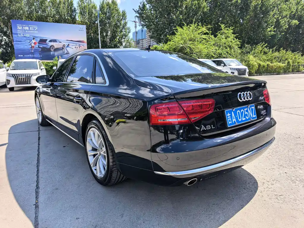 Audi A8 — миниатюра 10