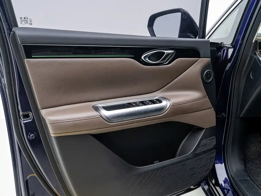GAC Motor 传祺E8 PHEV — миниатюра 16