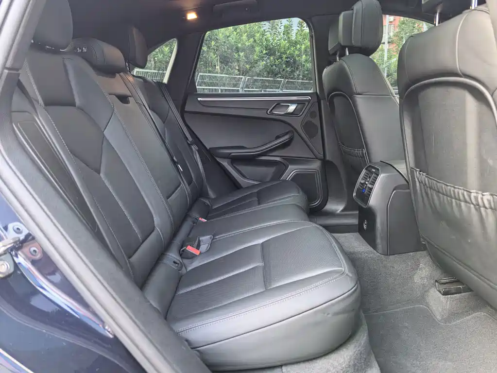 Porsche Macan — миниатюра 13