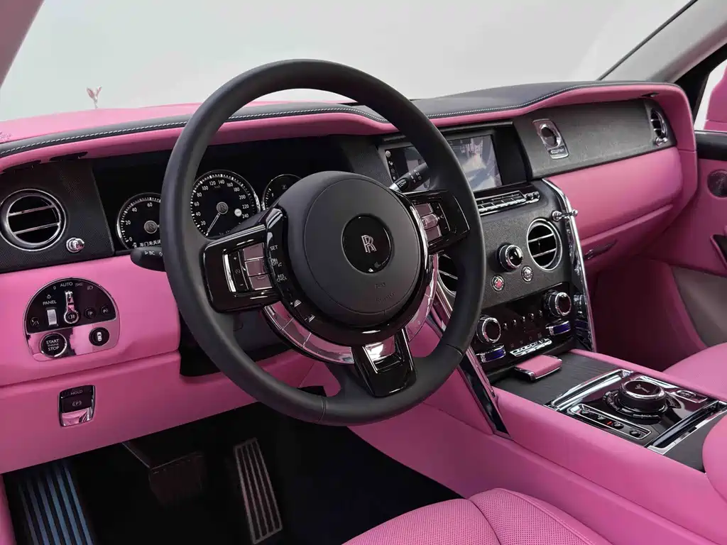 Rolls-Royce Cullinan — миниатюра 17