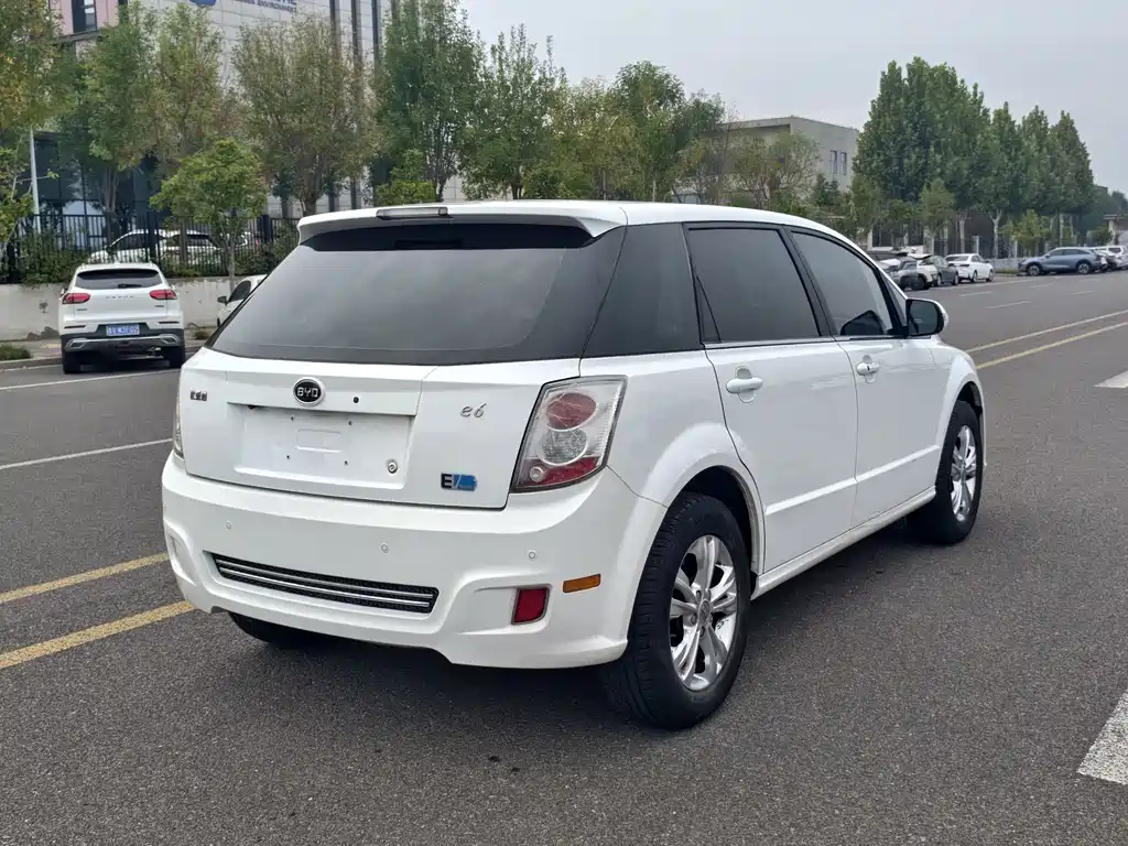 BYD e6 — миниатюра 8