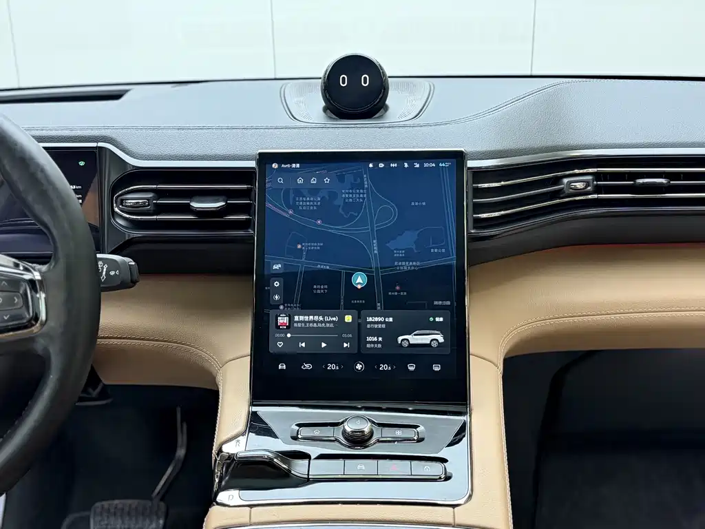 NIO ES8 — миниатюра 9