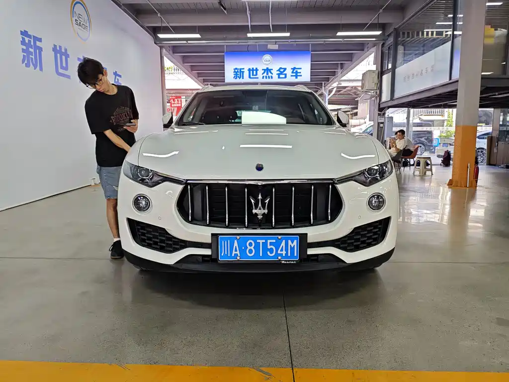 Maserati Levante — миниатюра 2