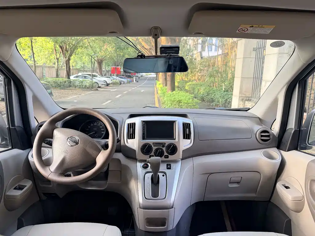Nissan NV200 — миниатюра 9