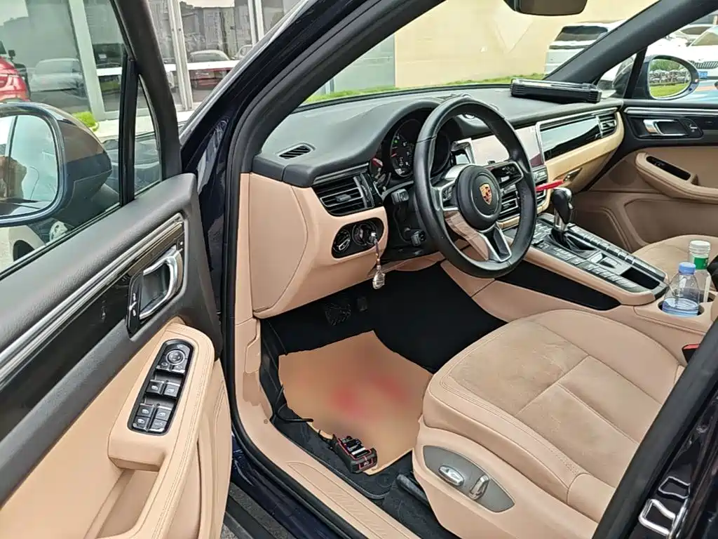 Porsche Macan — миниатюра 16