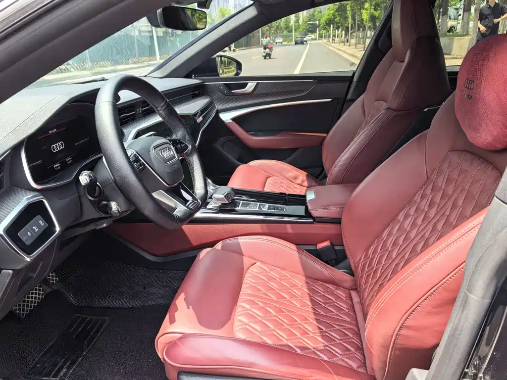 Audi A7L 2023 45 TFSI quattro S-line