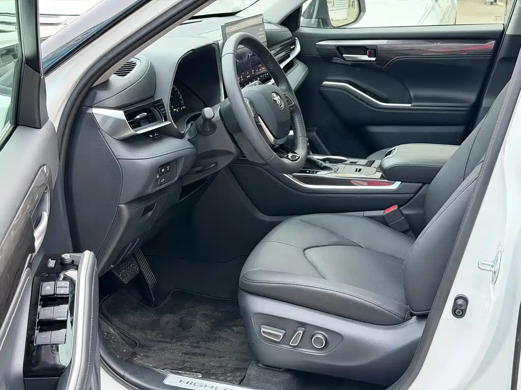 Toyota Highlander — миниатюра 7