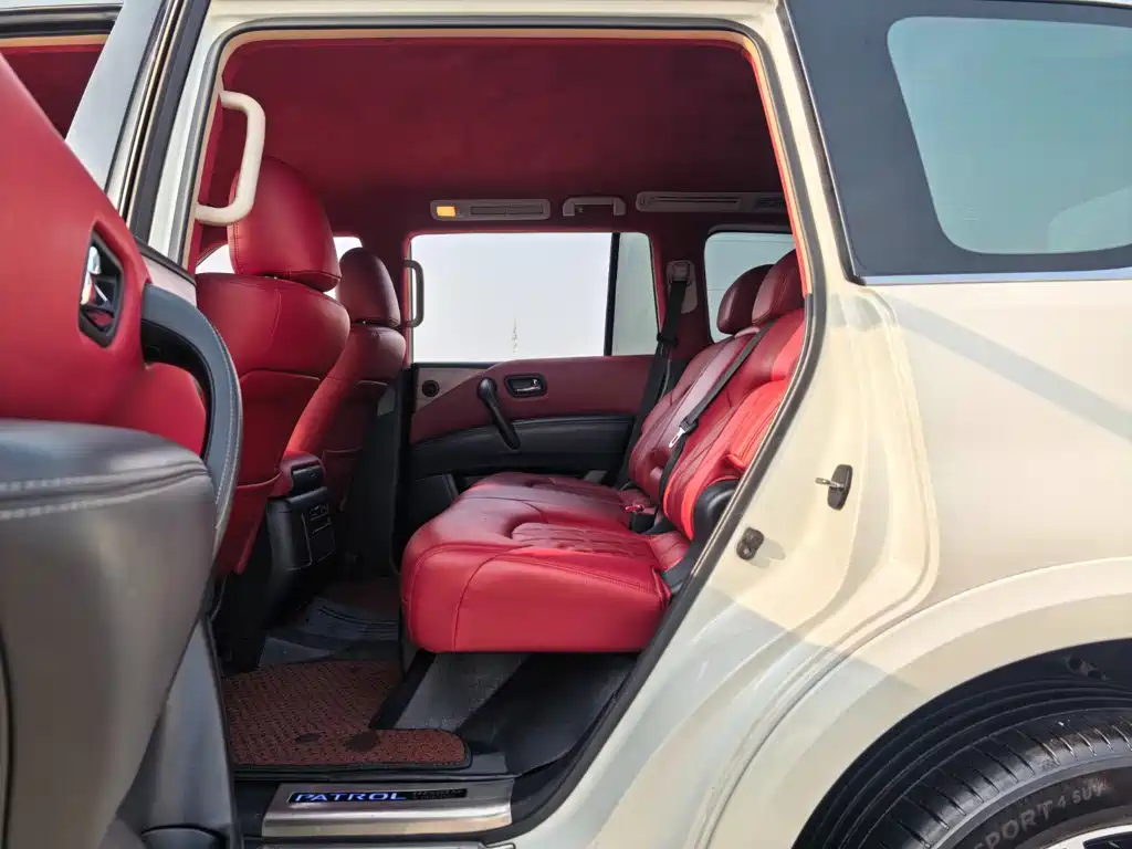 Nissan Patrol — миниатюра 6