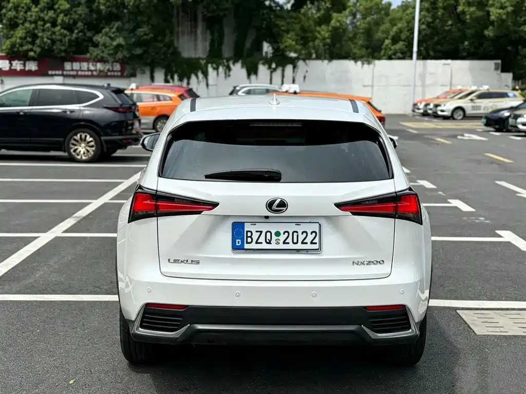 Lexus NX — миниатюра 8