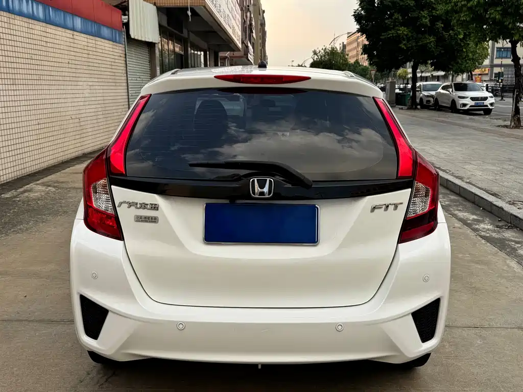 Honda Fit — миниатюра 6