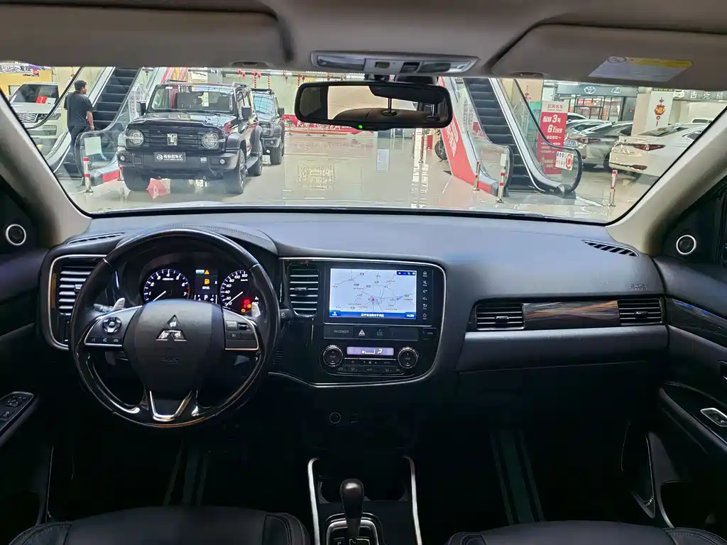 Mitsubishi Outlander — миниатюра 5