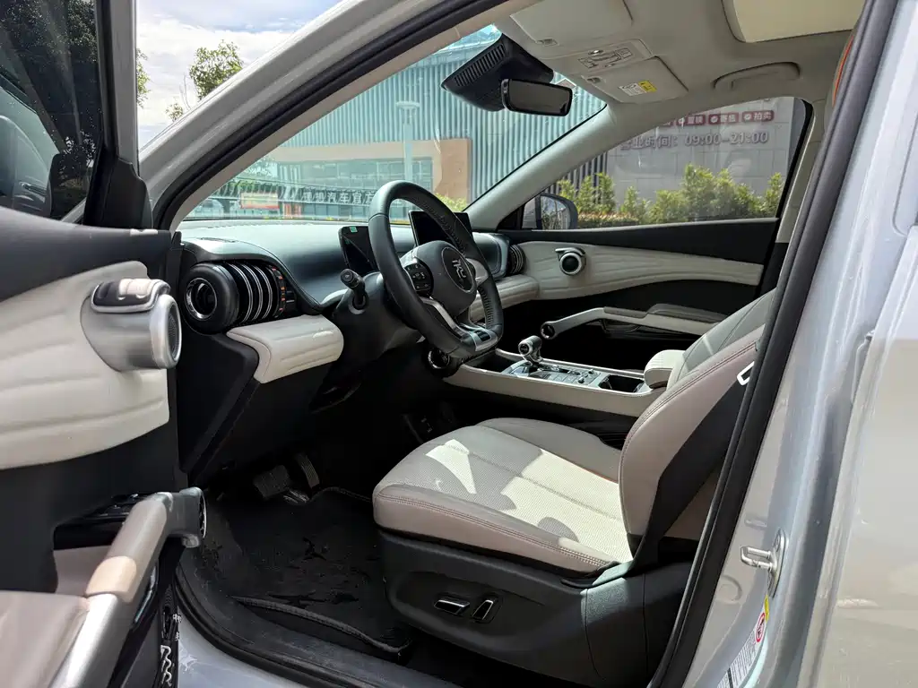 BYD Yuan Plus — миниатюра 8