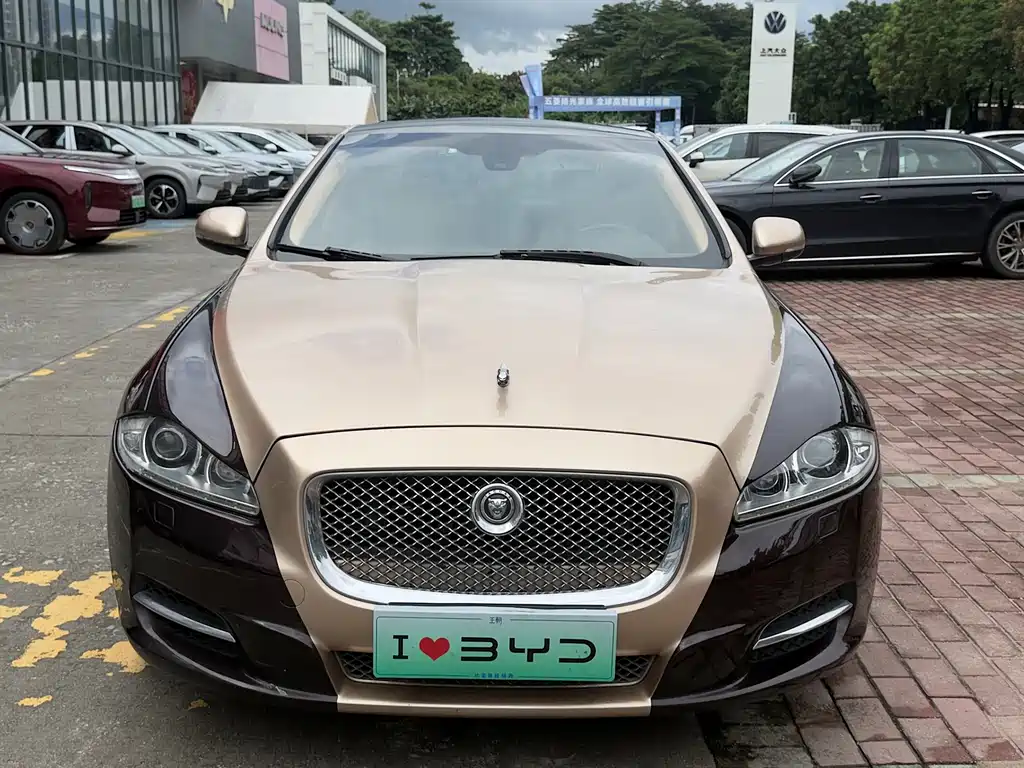 Jaguar XJ — миниатюра 2