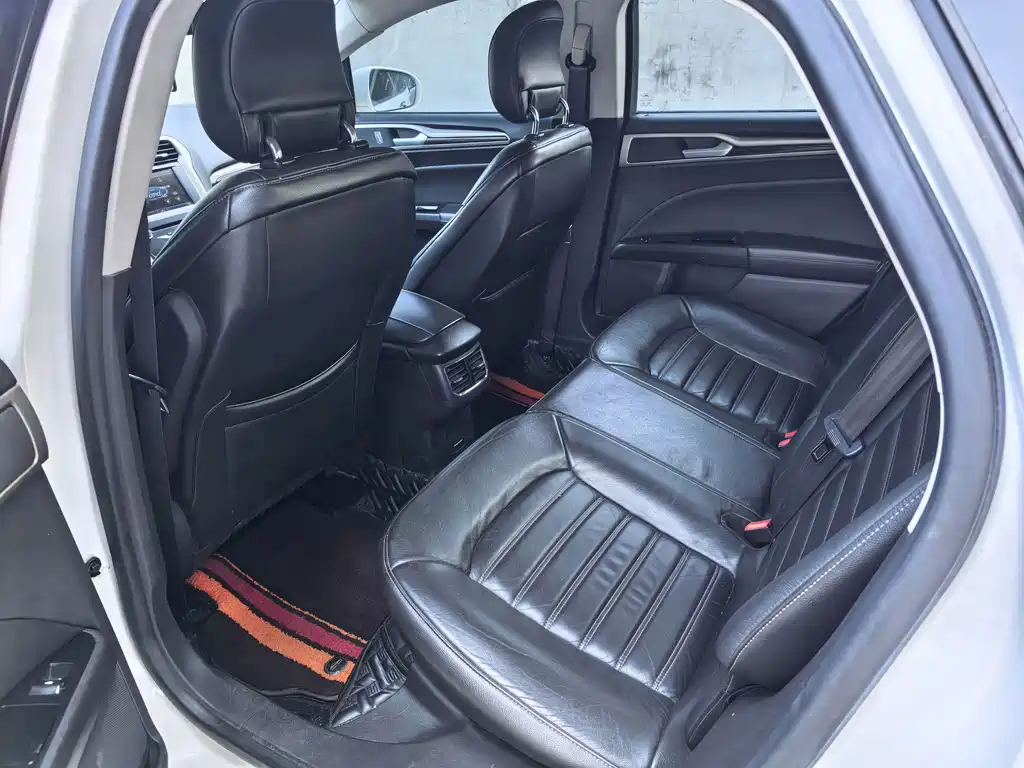 Ford Mondeo — миниатюра 5