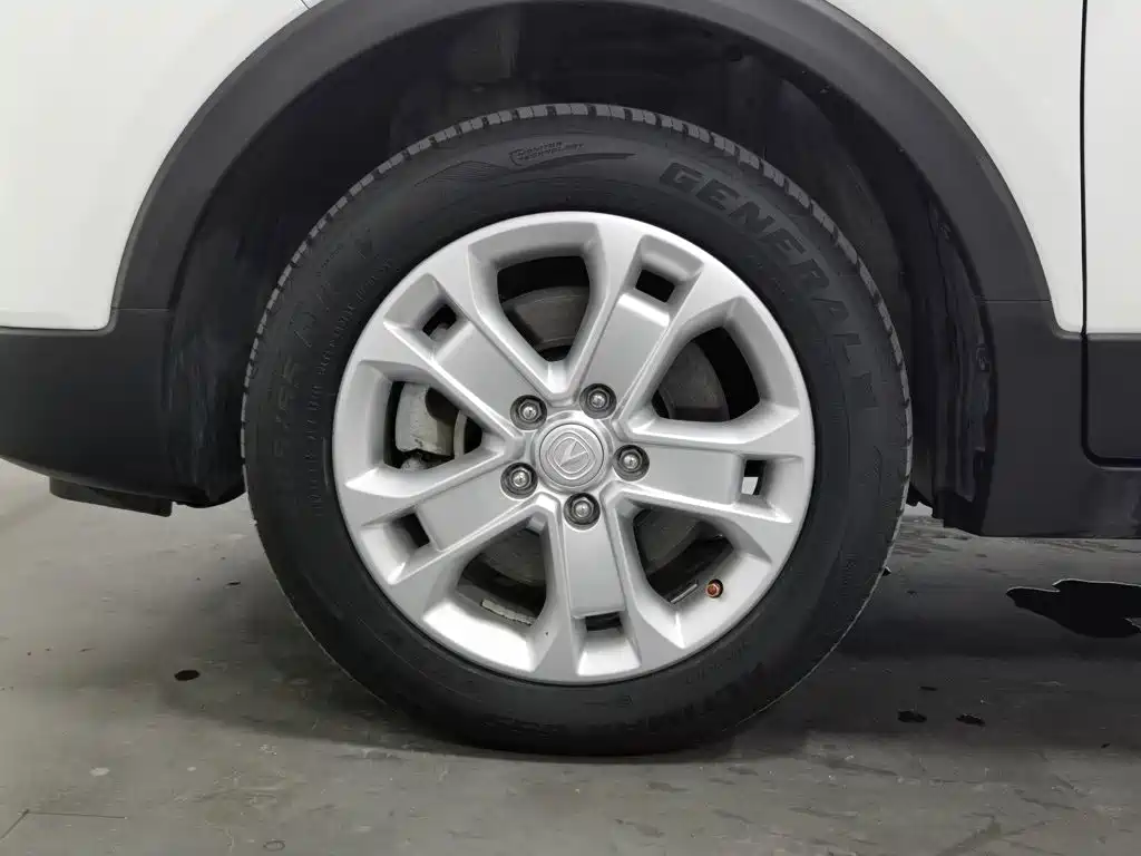Changan CS15EV — миниатюра 17