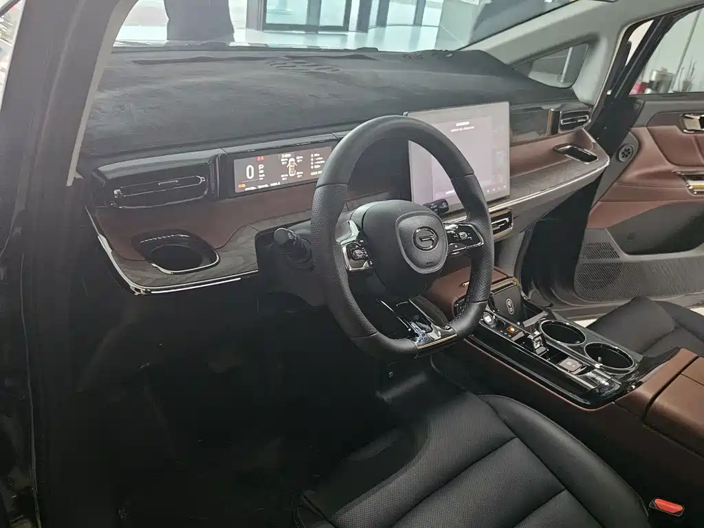 GAC Motor Trumpchi E8 PHEV — миниатюра 9
