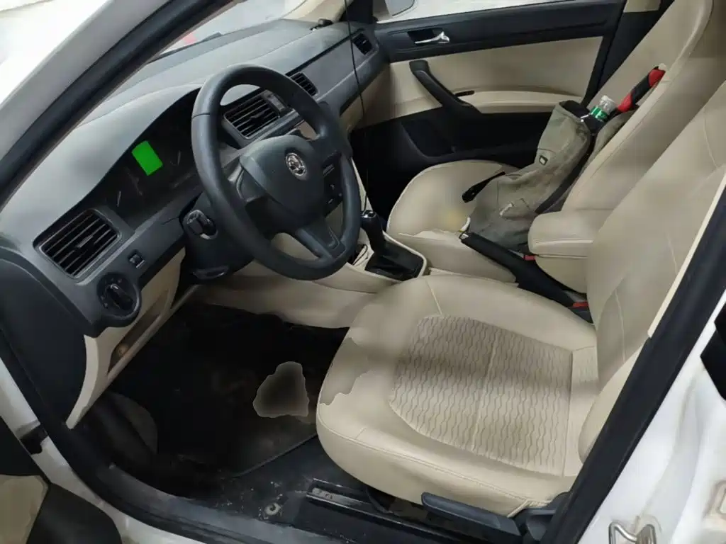 Skoda Rapid — миниатюра 15