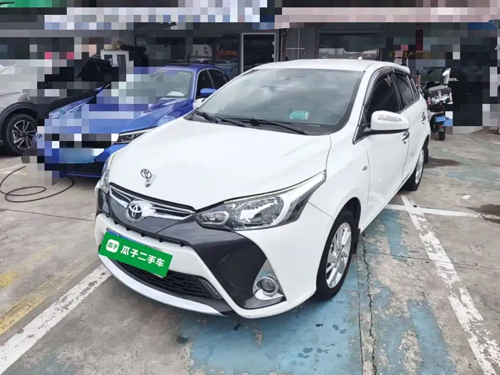 Toyota Yaris L — миниатюра 2