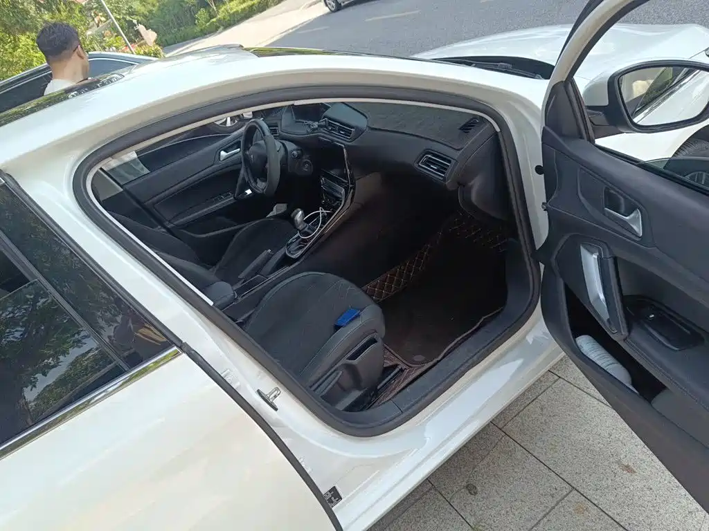 Peugeot 308 — миниатюра 20