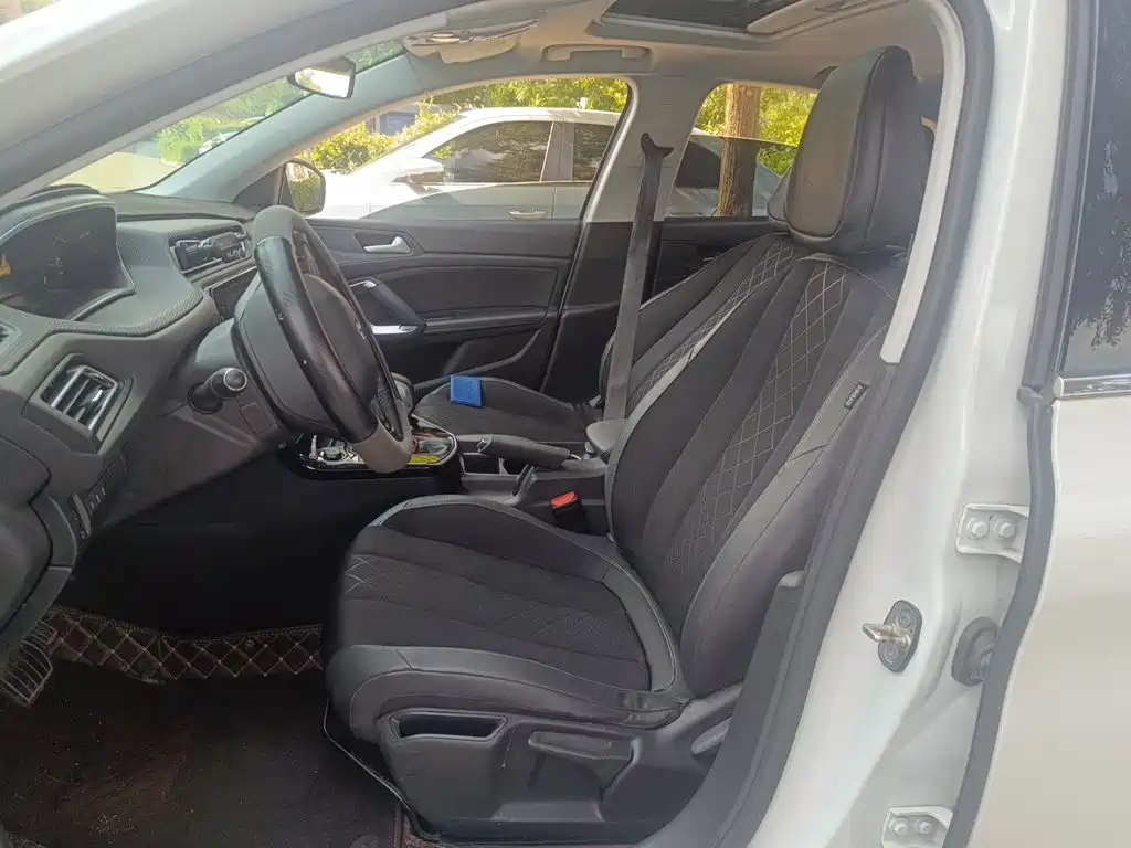 Peugeot 308 — миниатюра 8