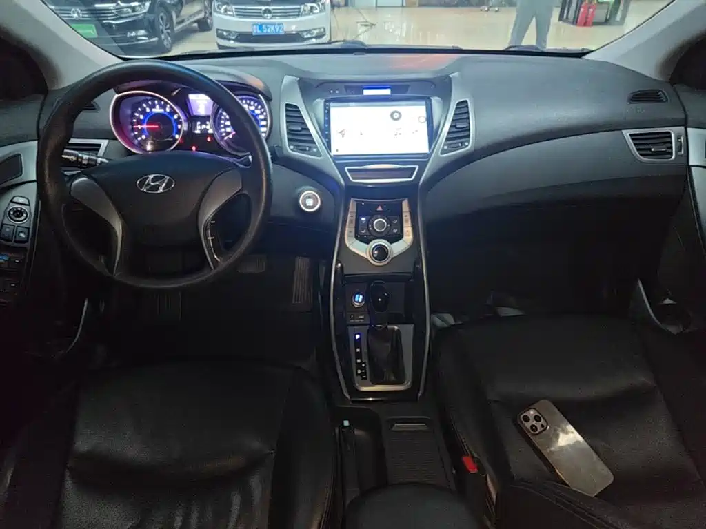 Hyundai Elantra Langdong — миниатюра 10