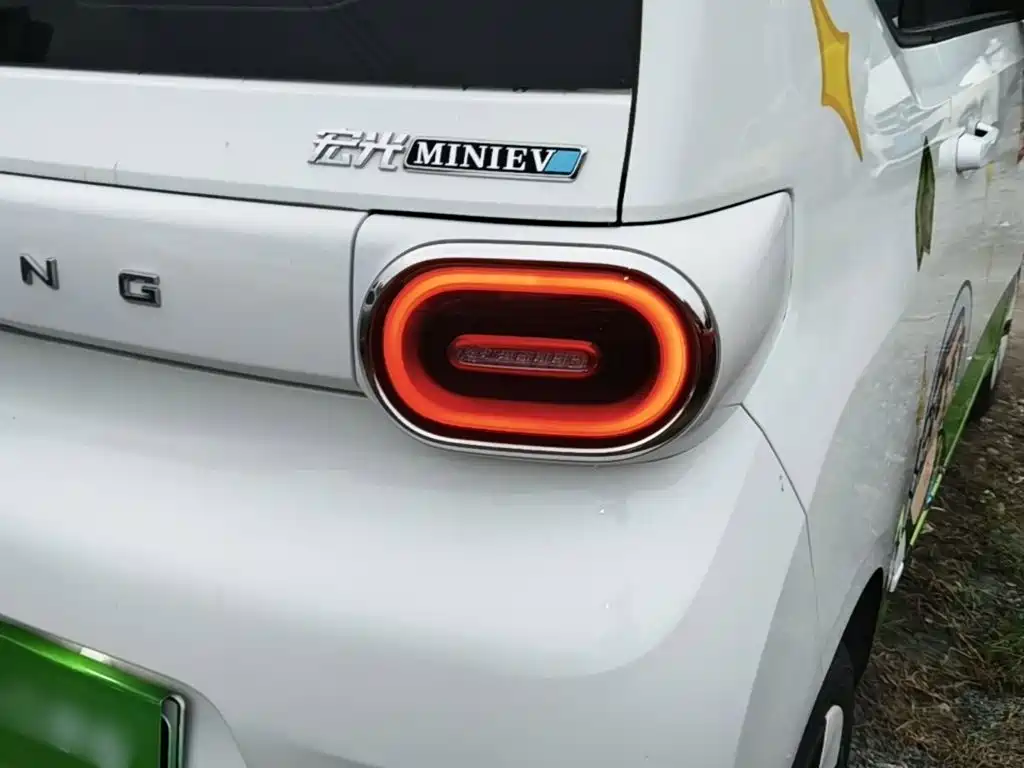 Wuling MINIEV — миниатюра 8