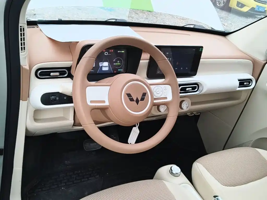 Wuling MINIEV — миниатюра 10