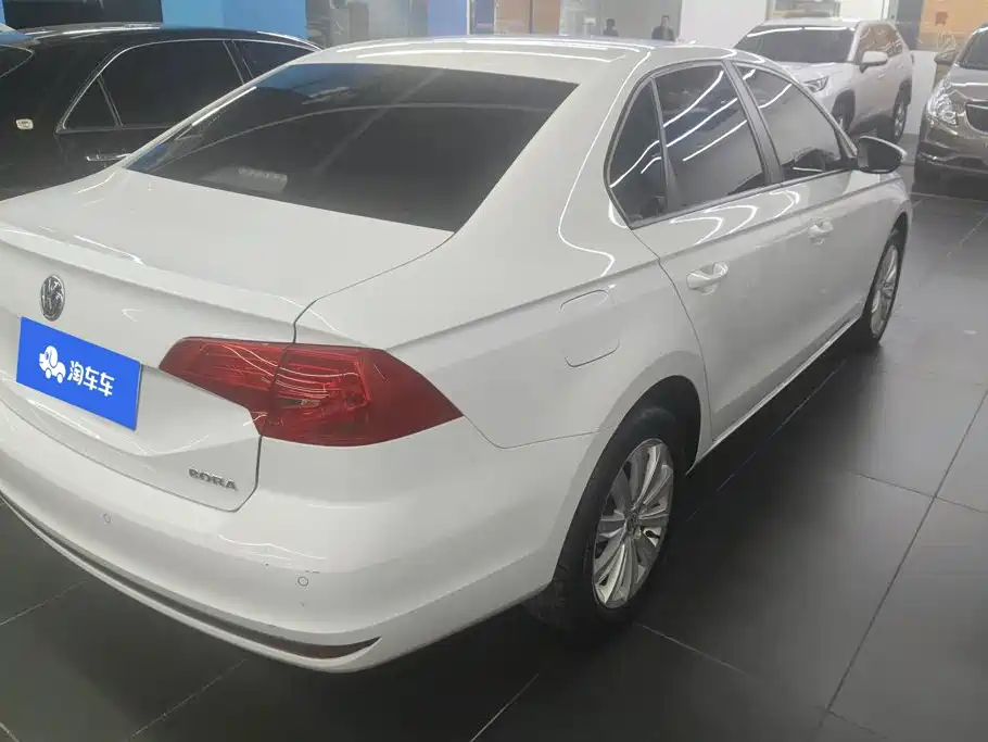 Volkswagen Bora — миниатюра 3